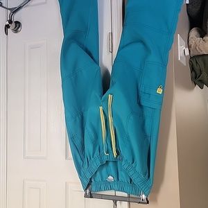 WonderWink XLP scrub pants in teal